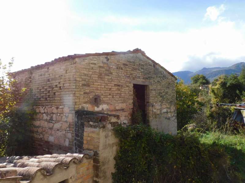 Appartamento con terreno a Sarnano