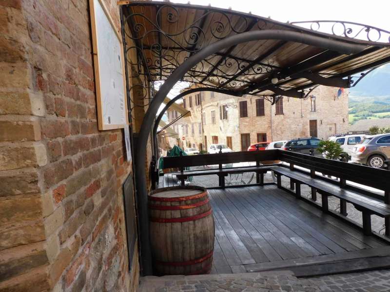 Bar-restaurant-pub in the historic centre