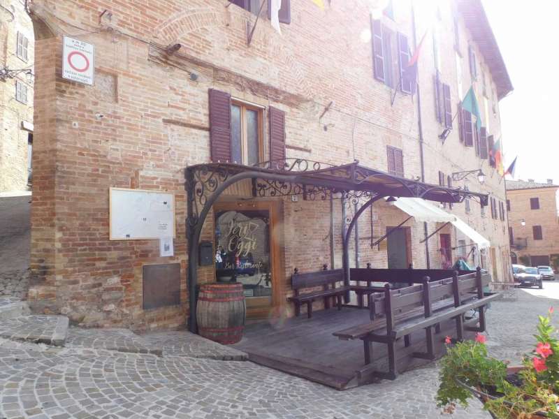 Bar-restaurant-pub in the historic centre
