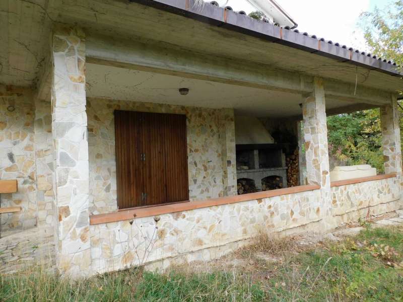 Villa con terreni edificabili 