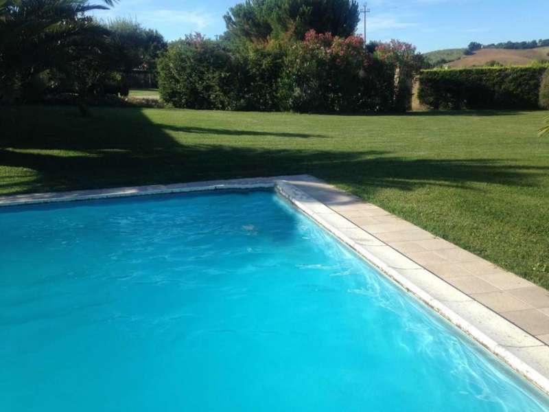 Villa with swimming pool Montecassiano (MC)