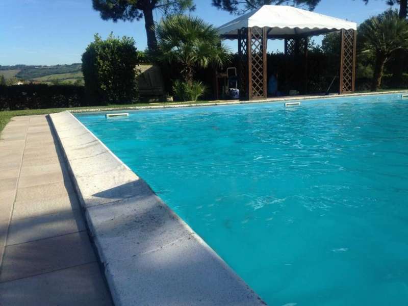 Villa with swimming pool Montecassiano (MC)