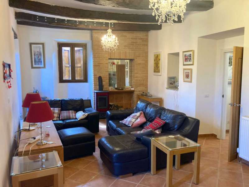 Farmhouse with garden in Penna San Giovanni (MC)