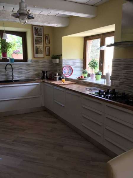 Farmhouse with garden in Penna San Giovanni (MC)