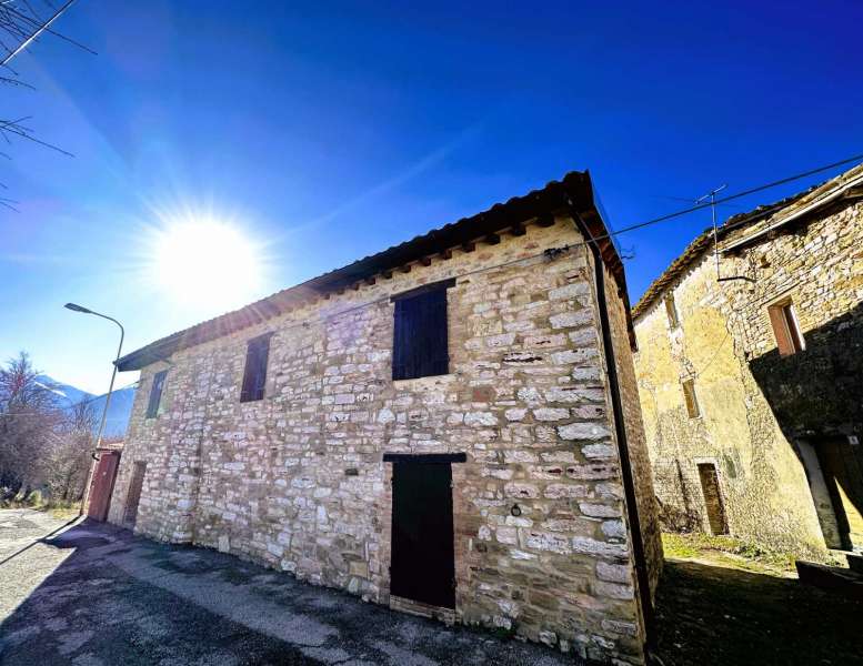 Detached House Fiastra 