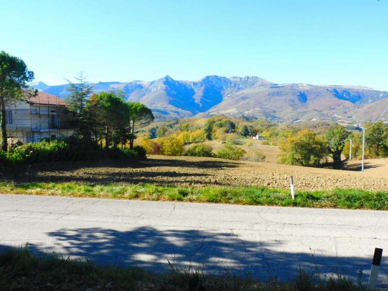 Villetta bifamiliare con corte a San Ginesio