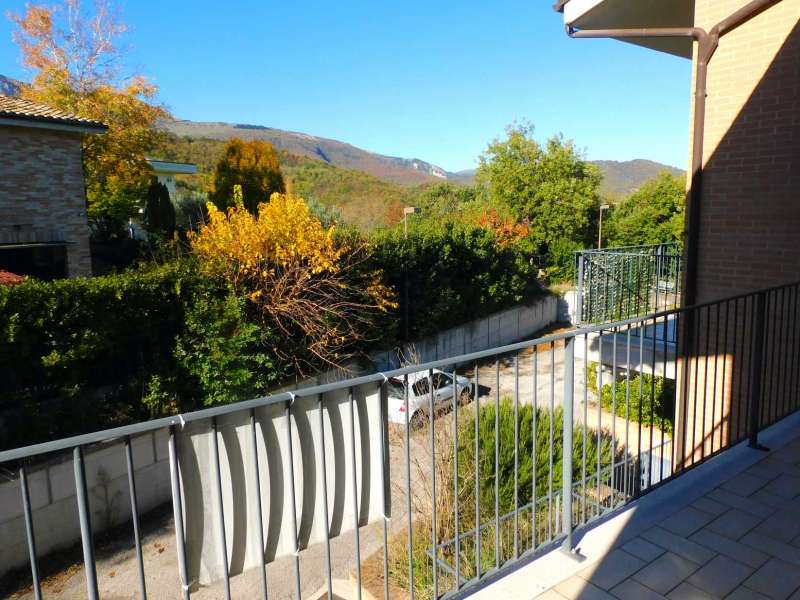 Appartamento in villetta a schiera a Sarnano prospiciente le terme di San Giacomo