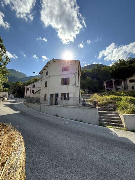 Piccolo rifugio a metà strada tra Sarnano ed i Monti Sibillini