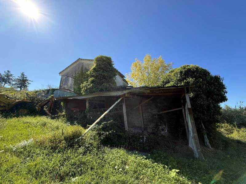 Fabbricato rurale con terreno a San Ginesio, Contrada Macchie
