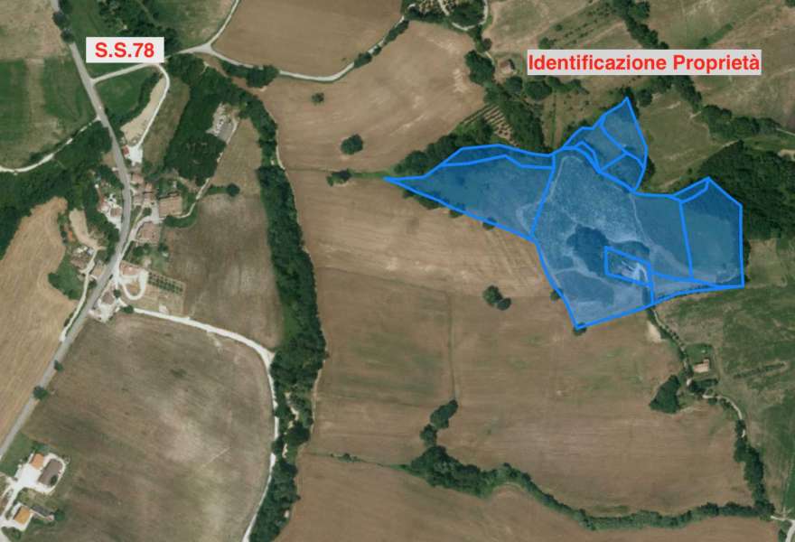 Fabbricato rurale con terreno a San Ginesio, Contrada Macchie