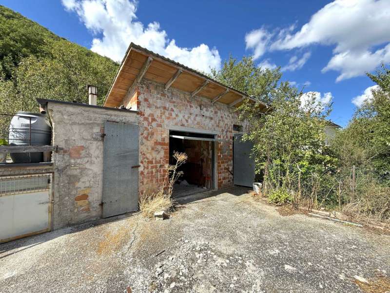Abitazione con accessori nel cuore dei Monti Sibillini