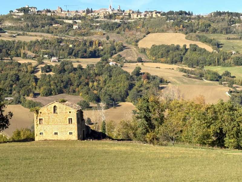 Ruins and agricultural land in San Ginesio