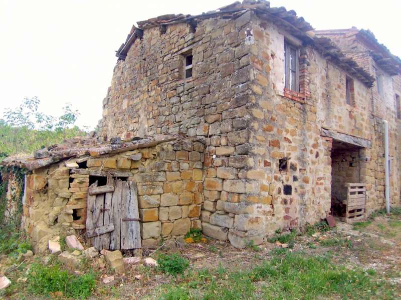 Ruins and agricultural land in San Ginesio