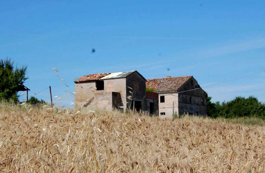 Farmhouse for sale Montelupone