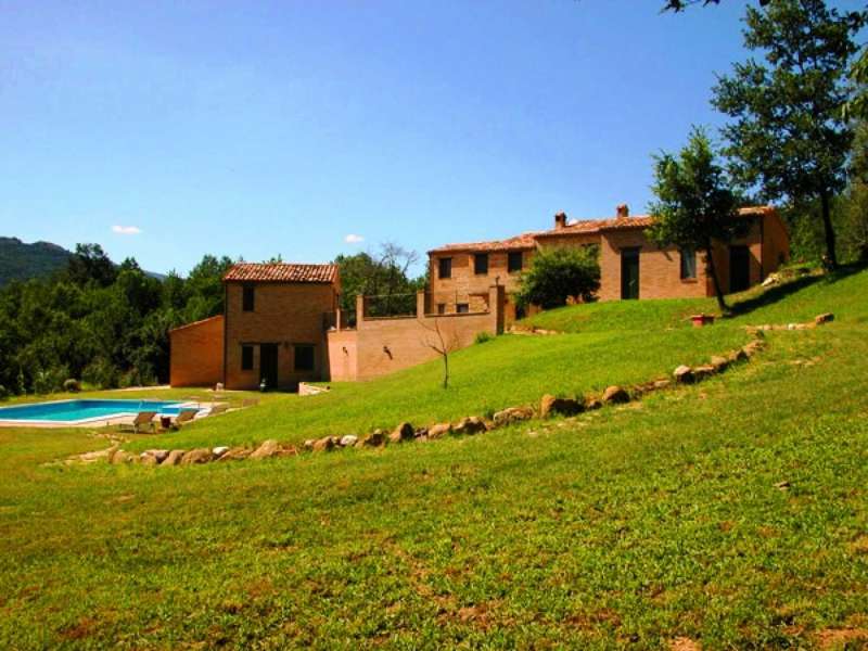 Big Farmhouses in central italy