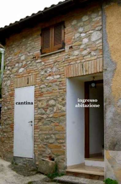 Fabbricato unifamiliare in pietra Sarnano