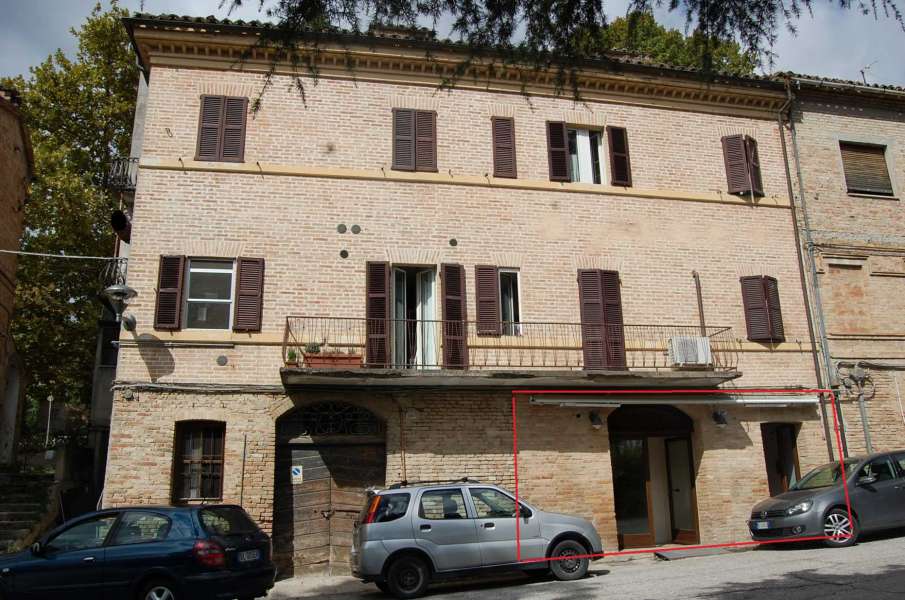 negozio in vendita a Sarnano