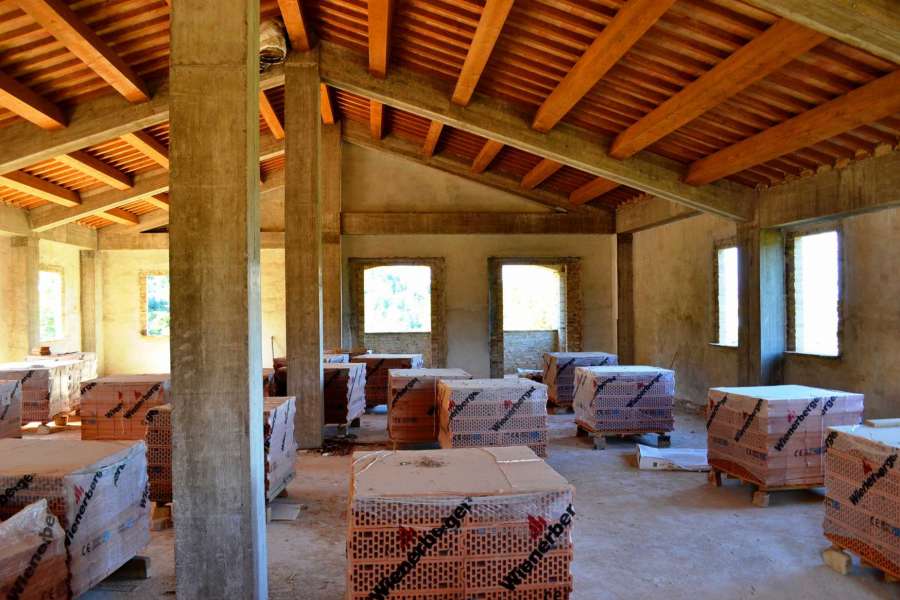 Casolare in vendita nella di campagna di Macerata