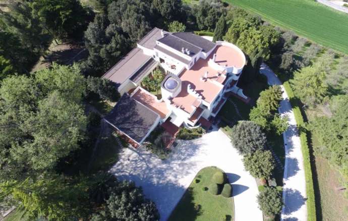 Villa di 1000 mq in vendita nelle Marche