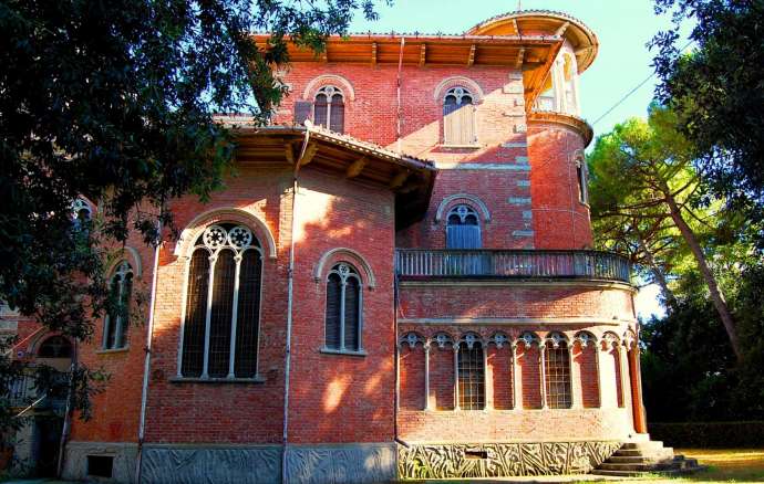 Villa liberty for sale in Porto Recanati