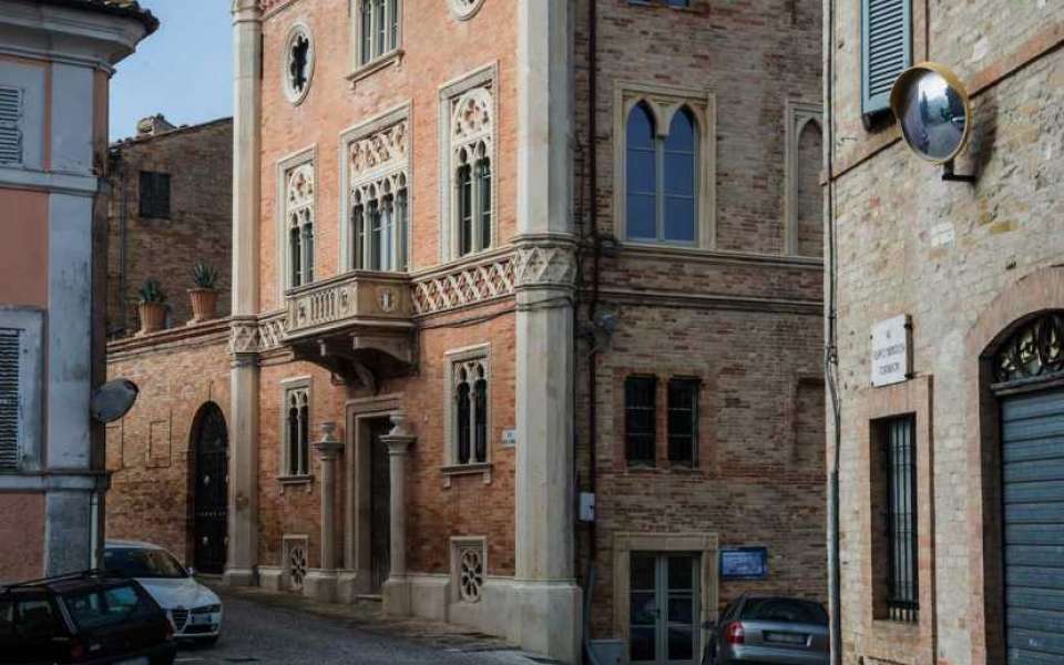 Palazzo Vitali in vendita a Petritoli