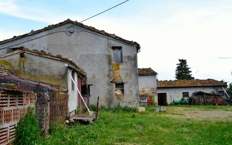 Farmhouse to rebuild for sale just outside the historic center of Colmurano, Macerata, Le Marche