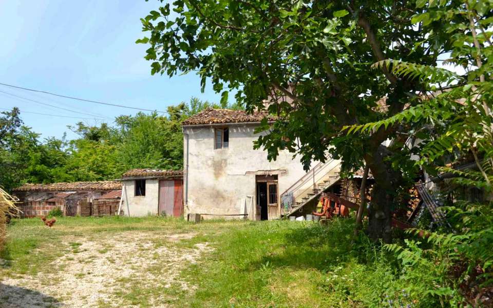 Farmhouse to rebuild for sale just outside the historic center of Colmurano, Macerata, Le Marche