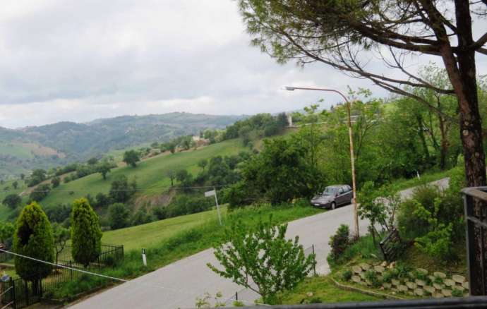 Apartment with garage and cellar for sale in the countryside of Loro Piceno, Macerata province, Le Marche