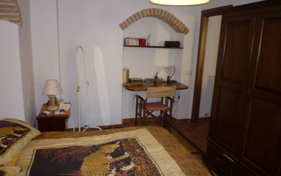 apartment with courtyard Valleremita Fabriano (AN)